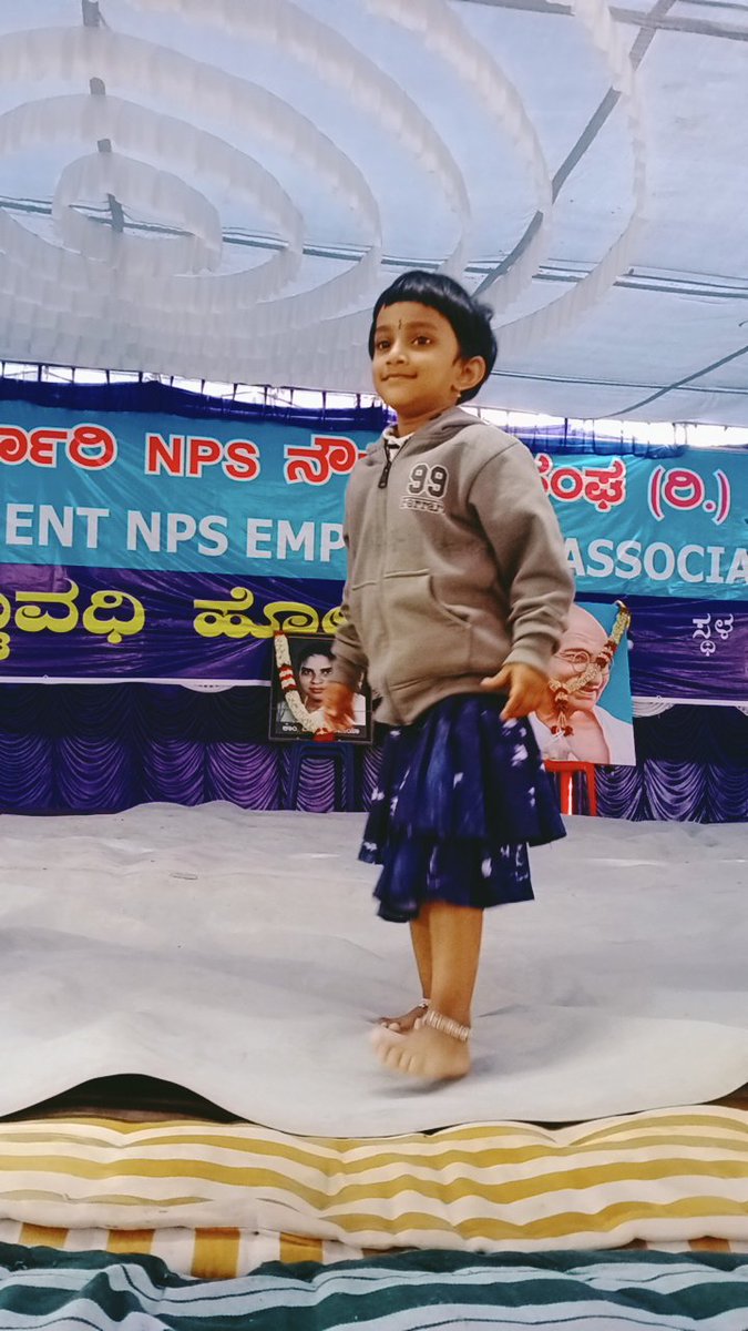 RaviNR84797521's tweet photo. ಕ.ರಾ.ಸ NPS ನೌಕರರ ಸಂಘ ®

#Your_Promise_Our_Trust_Make_it_true
#ನಿಮ್ಮ_ಭರವಸೆ_ನಮ್ಮ_ನಂಬಿಕೆ
#RestoreOldPension
@RahulGandhi @priyankagandhi
 @CMofKarnataka 
@siddaramaiah
@DKShivakumar
@rssurjewala
@DrGParameshwara
@MBPatil
@E_KhandreOffice

*state media wing ksgnpsea* https://t.co/IqzWTCoc4a