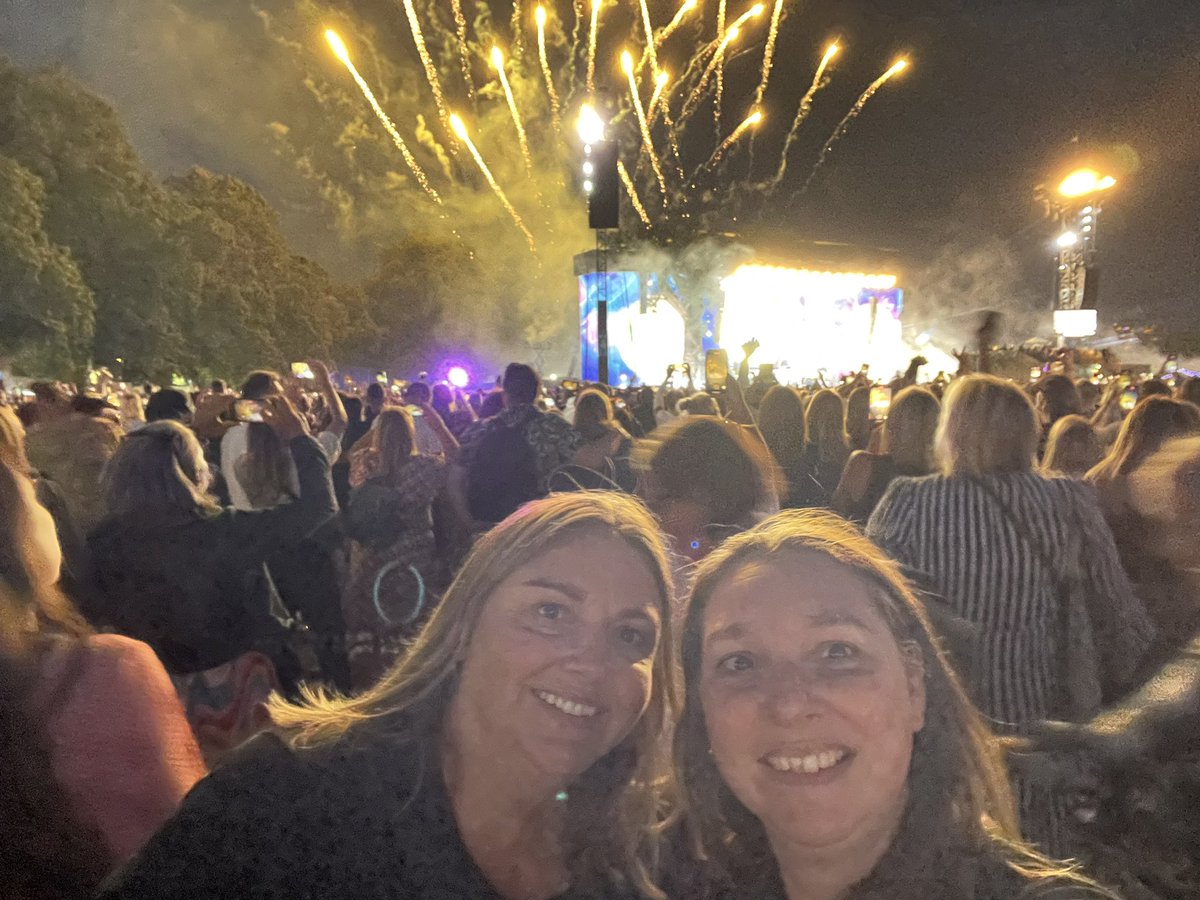 BIFFA86's tweet photo. @GaryBarlow @BSTHydePark https://t.co/9lb6dvecO6