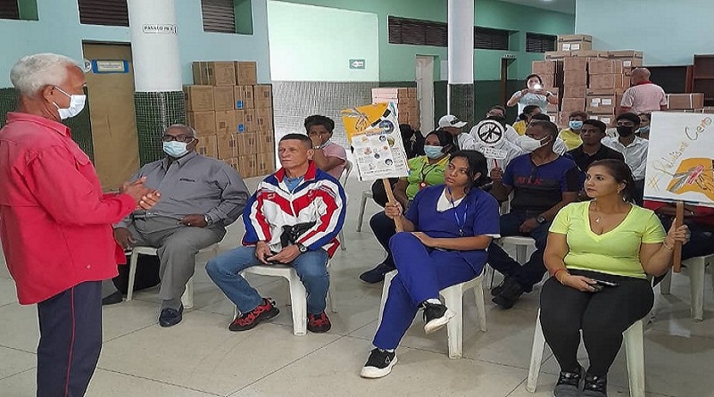 Realizan campaña sobre enfermedades endémicas en el estado Bolívar

#PuebloConscienteYMovilizado

vtv.gob.ve/realizan-campa…