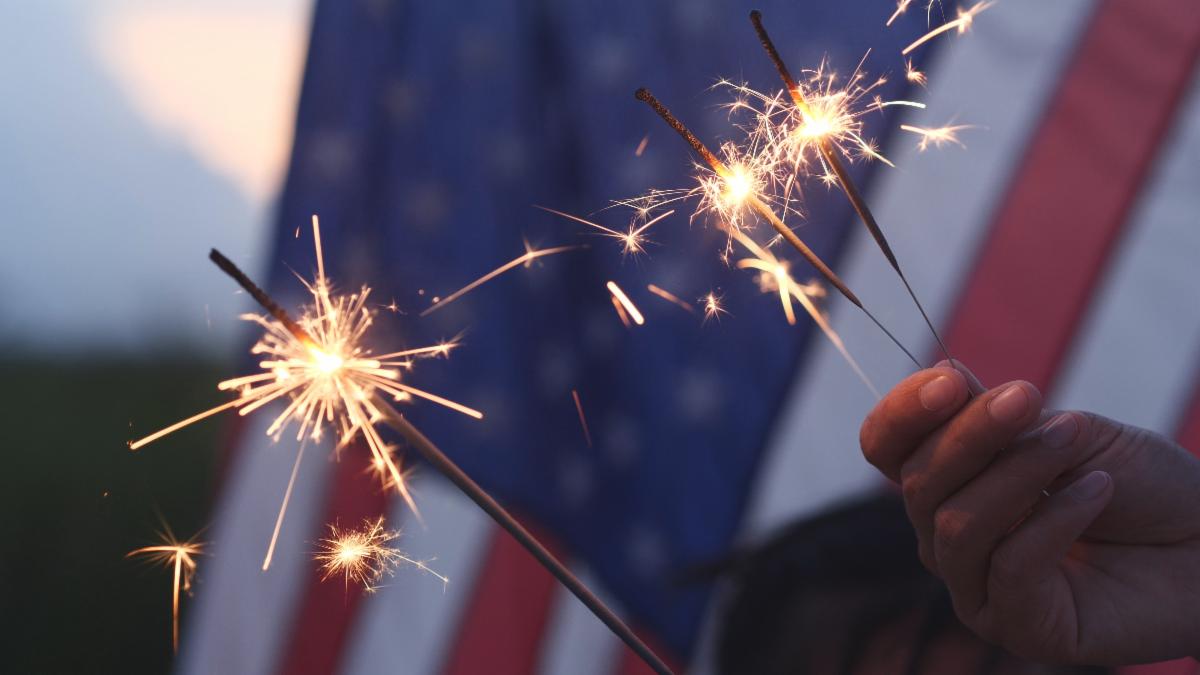 This Independence Day, we honor members of the armed forces and their families and take time to remember the significant contributions of healthcare workers to create healthy and vibrant communities across this great nation. Happy 4th of July! 

#WeAreHealthCare
