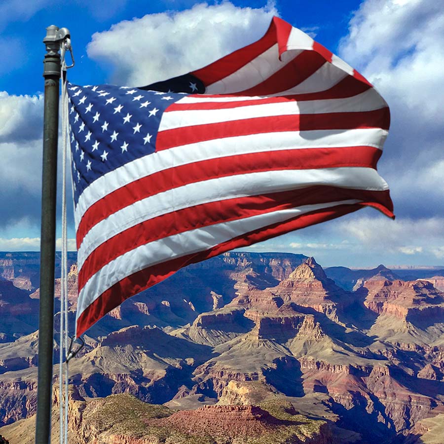 GrandCanyonNPS's tweet image. Grand Canyon National Park wishes you, your friends + family a safe and enjoyable Fourth of July 🇺🇸 

The Excessive Heat Warning remains in effect inside Grand Canyon - through Sunday, July 9th. Don't hike into the canyon between 10 am and 4 pm &amp;gt; 
go.nps.gov/GC-HOT (11577)