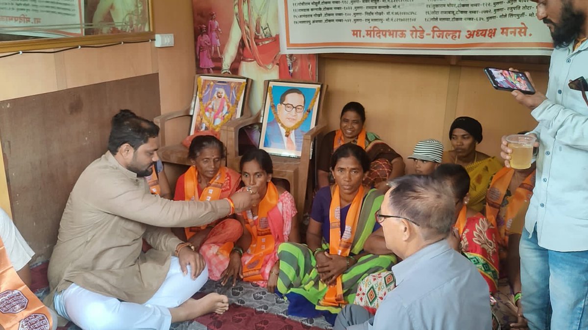 MANDEEP RODE (@mandeeprode) on Twitter photo राजशक्ति💪
दिलेला शब्द पूर्ण केला
यशवी आंदोलन
मनसे चा अल्ट्राटेक सिमेंट ( L&T ) कंपनीला दणका
रोजगार मिळणारच
आपला
मनदिप रोडे
जिल्हाध्यक्ष मनसे चंद्रपूर
मो. ९८५००६९६२५ - ७६२०९२३७६४
<a href="/RajThackeray/">Raj Thackeray</a> <a href="/avinash_mns/">avinash jadhav</a> <a href="/mnsadhikrut/">MNS Adhikrut - मनसे अधिकृत</a> <a href="/R_D_Patil_/">महाराष्ट्र सैनिक</a> <a href="/rt4mns/">Retweet For MNS</a> <a href="/Avinashdhaygud4/">Avinash dhaygude</a> राजशक्ति💪
दिलेला शब्द पूर्ण केला
यशवी आंदोलन
मनसे चा अल्ट्राटेक सिमेंट ( L&T ) कंपनीला दणका
रोजगार मिळणारच
आपला
मनदिप रोडे
जिल्हाध्यक्ष मनसे चंद्रपूर
मो. ९८५००६९६२५ - ७६२०९२३७६४
<a href="/RajThackeray/">Raj Thackeray</a> <a href="/avinash_mns/">avinash jadhav</a> <a href="/mnsadhikrut/">MNS Adhikrut - मनसे अधिकृत</a> <a href="/R_D_Patil_/">महाराष्ट्र सैनिक</a> <a href="/rt4mns/">Retweet For MNS</a> <a href="/Avinashdhaygud4/">Avinash dhaygude</a>