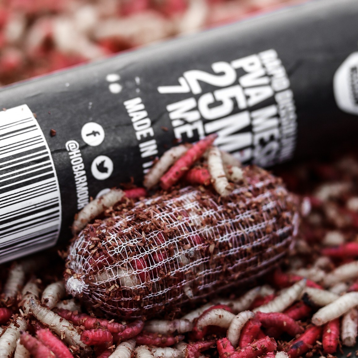 💀 Come rain or come shine, the ultra fine weave of our PVA Mesh System will dissolve incredibly quickly even in the coldest water ❄️

At 7 metres long, our Mesh comes in a tube complete with a plunger to make loading incredibly easy 👊

#GetArmoured 💀 #CarpFishing #FishingLife