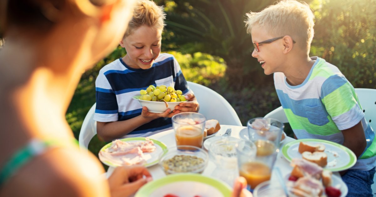 Demand for @UnitedWayWE summer food programs almost doubled in 2022. Locally, the weekly cost of groceries for a family of four is $241, or $1,050/month (Windsor Essex County Health Unit, Real Cost of Eating Well in Windsor-Essex Report)

🍎Donate Today: weareunited.com/uwsummer