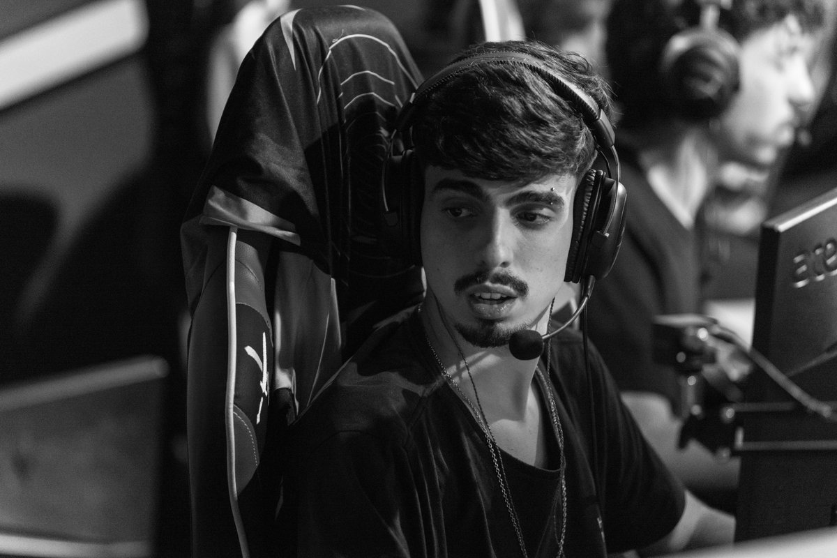 INTZ Ar7hr tweet media