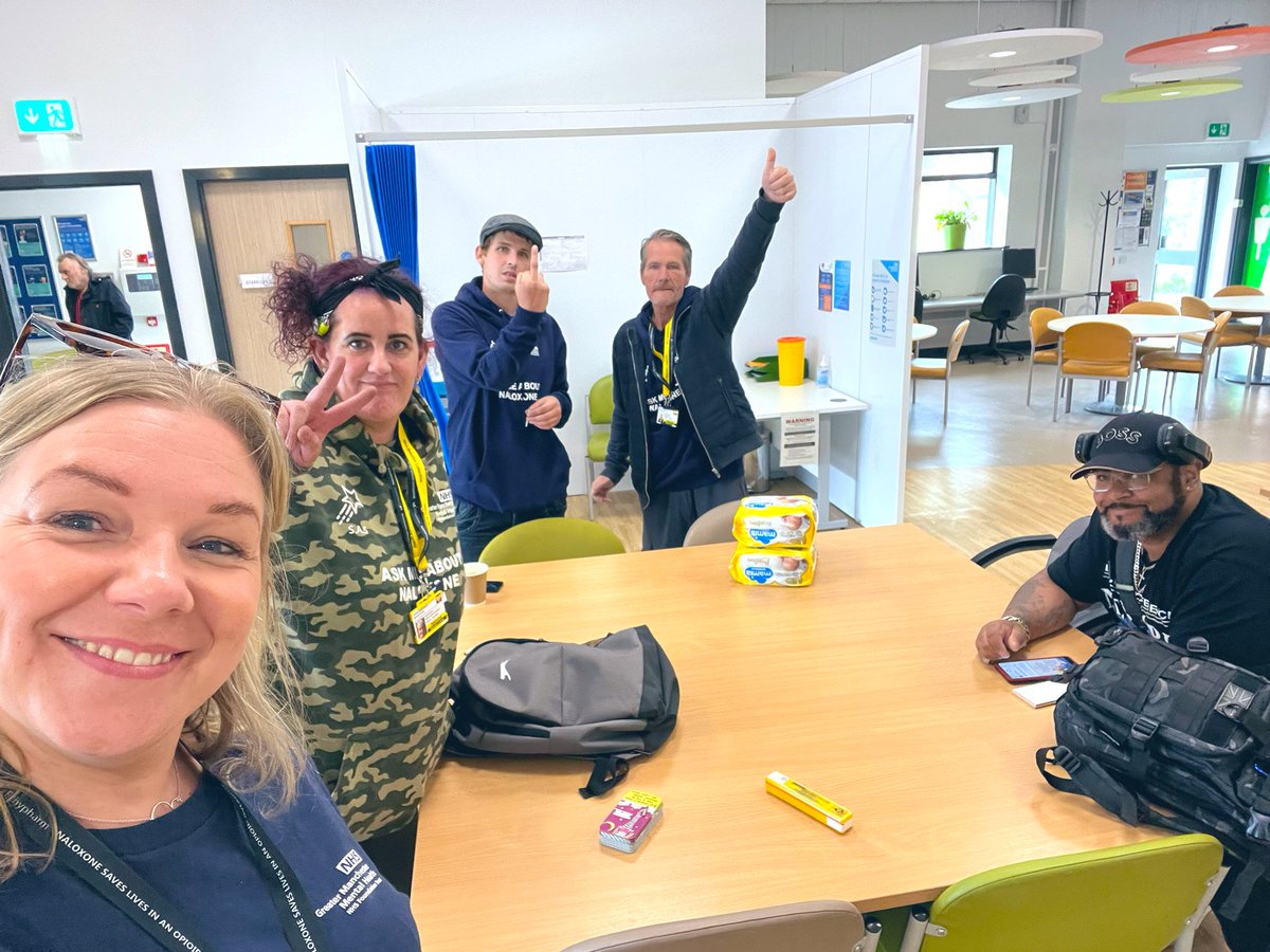 Today in #Salford! Si & Chris trained staff @TheJewishMuseum while Kelly, Isaac, Sean & myself visited #AbbottLodge to train staff & residents. They’ve asked this to be a regular thing ensuring all future residents know how to save a life 🙏🏼💛 #proactive #HarmReduction #NALOXONE