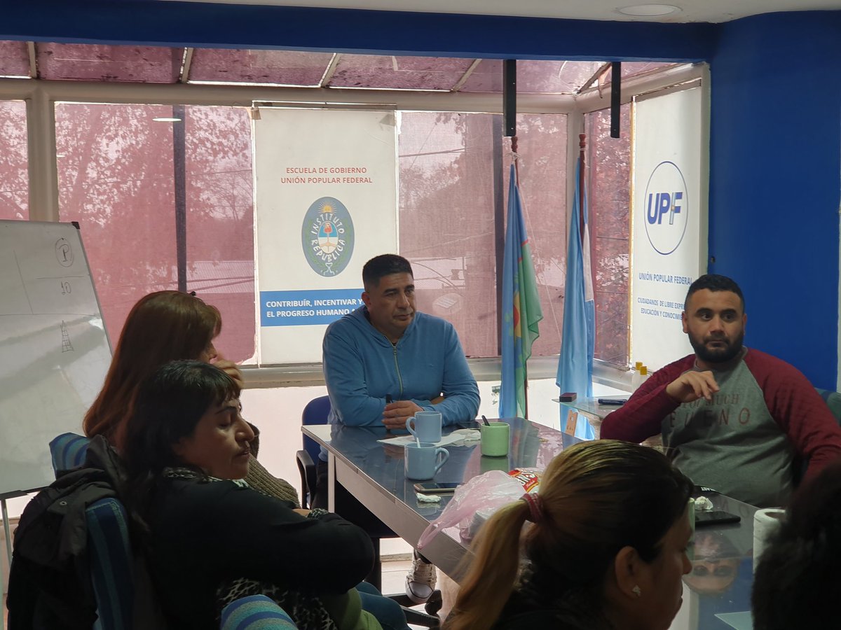UPFAlteBrown's tweet photo. #Elecciones2023 Se realizó la reunión de referentes de cara a lo que serán las #PASO2023 en #Agosto para ordenar las actividades a realizar. 🗳
#UPF #UnionPopularFederal #AlmiranteBrown #UPFAlmiranteBrown #AgrupacionPoliticaDelNuevoSiglo #EduardoCorrea #EduardoCorrea2023 https://t.co/zCBaPgBCnZ