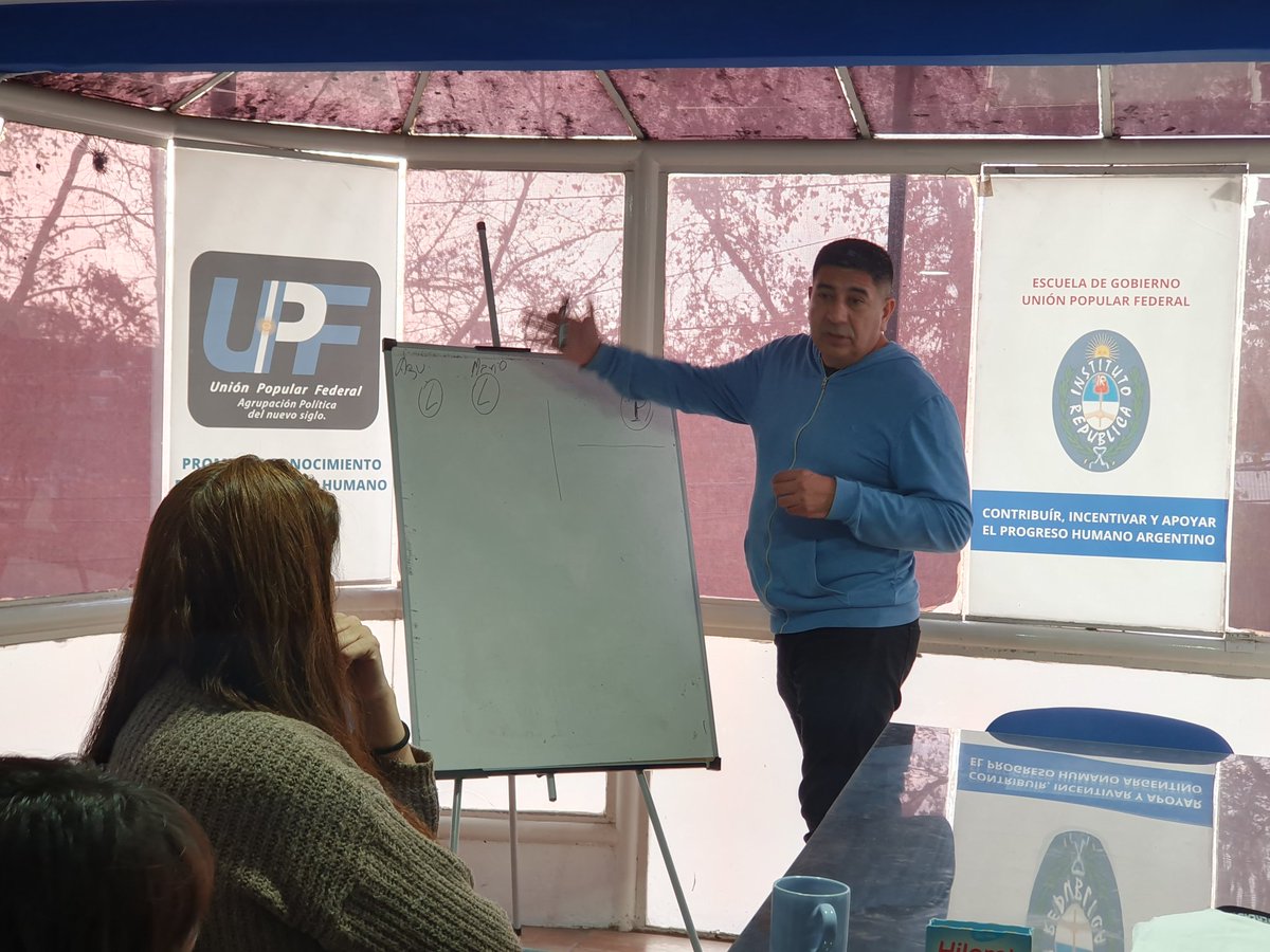 UPFAlteBrown's tweet photo. #Elecciones2023 Se realizó la reunión de referentes de cara a lo que serán las #PASO2023 en #Agosto para ordenar las actividades a realizar. 🗳
#UPF #UnionPopularFederal #AlmiranteBrown #UPFAlmiranteBrown #AgrupacionPoliticaDelNuevoSiglo #EduardoCorrea #EduardoCorrea2023 https://t.co/zCBaPgBCnZ