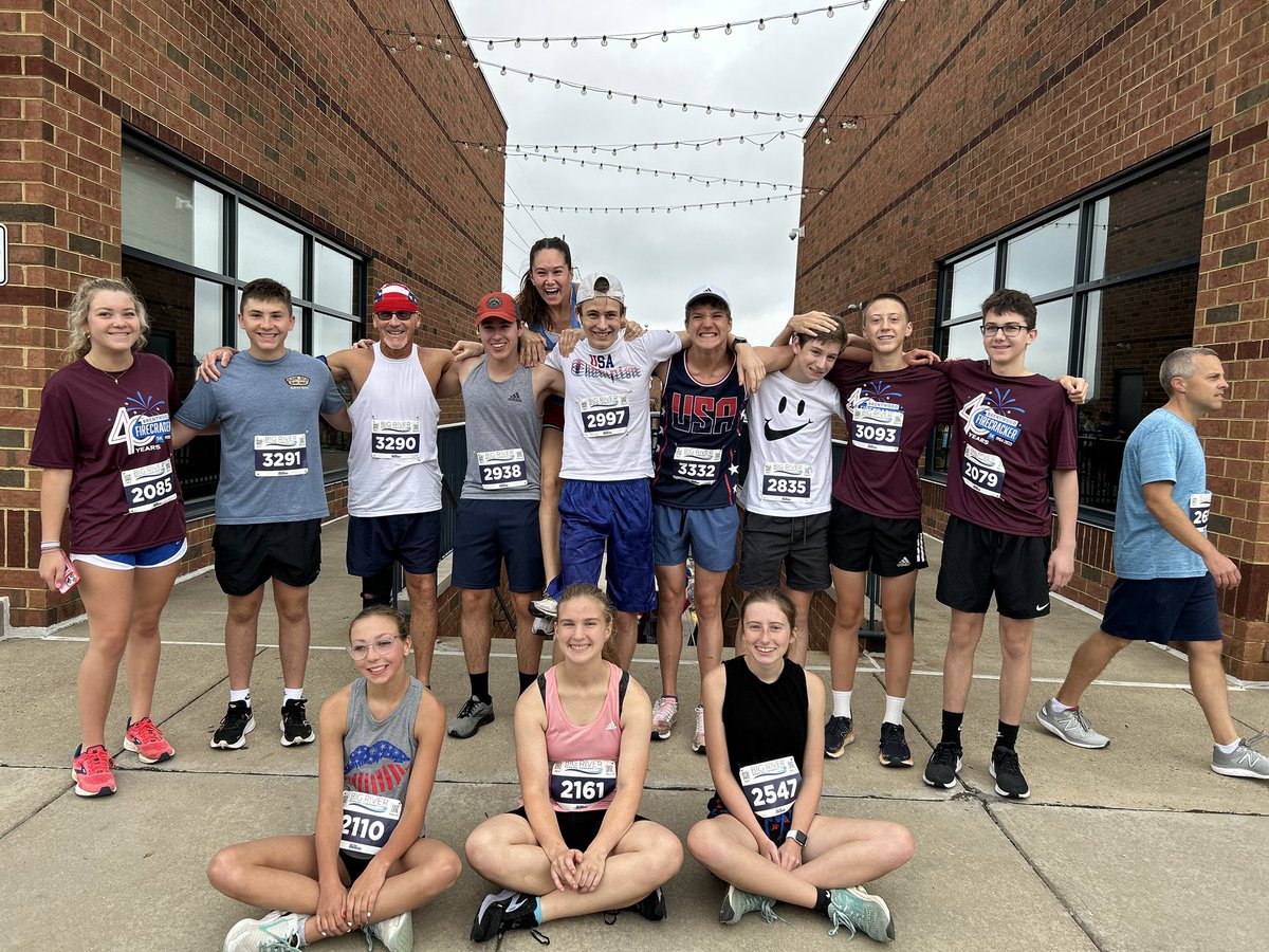 TJjaguarsXC's tweet photo. TJXC runs the Brentwood Firecracker! https://t.co/nLWHIUmX6U