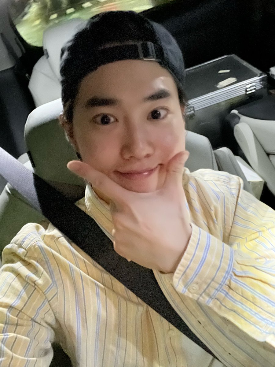 kimjuncutton's tweet photo. 비오는 날에도 와준 우리 엑소엘 너무 고맙궁
마음속으로 응원해주는 엑소엘 너무 고맙궁
넘행복
큐큐
고마옹 항상
해외에 있는 팬분들도 보고싶오
한나라씩 한나라씩 갈게용
👋 https://t.co/s4jEMCzrer