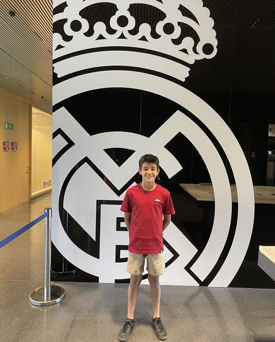 FabricaMadrid's tweet photo. ✍️✅| OFFICIAL: Real Madrid has completed the signing of Nacho Alameda (2010), a very talented midfielder (DM/CM) from Atlético Madrid.

Nacho stood out as one of the top talents of Atlético’s academy and he was also the captain of his team. He is regarded as one of the best players in his age group across Spain. 

In the upcoming season, he will play with Real Madrid’s Infantil A (U-14) team. A top signing 🔝.