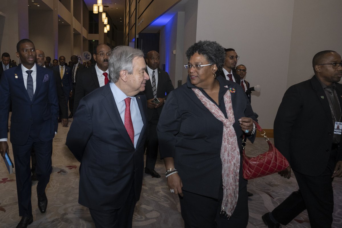 UN_TandT's tweet photo. Echoing calypso legend @DavidRudder, UN Secretary-General @antonioguterres drew from 'Rally Round the West Indies' and declared, 

"Our world needs the islands. We need to rally round CARICOM."

His remarks to @CARICOMorg: https://t.co/V4S0esrQBQ

📷: UN Photo/Eskinder Debebe https://t.co/OZswHxjo66
