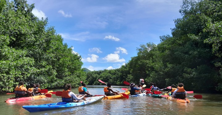 Collège Edmond Lucien Valard de Saint-Esprit tweet media