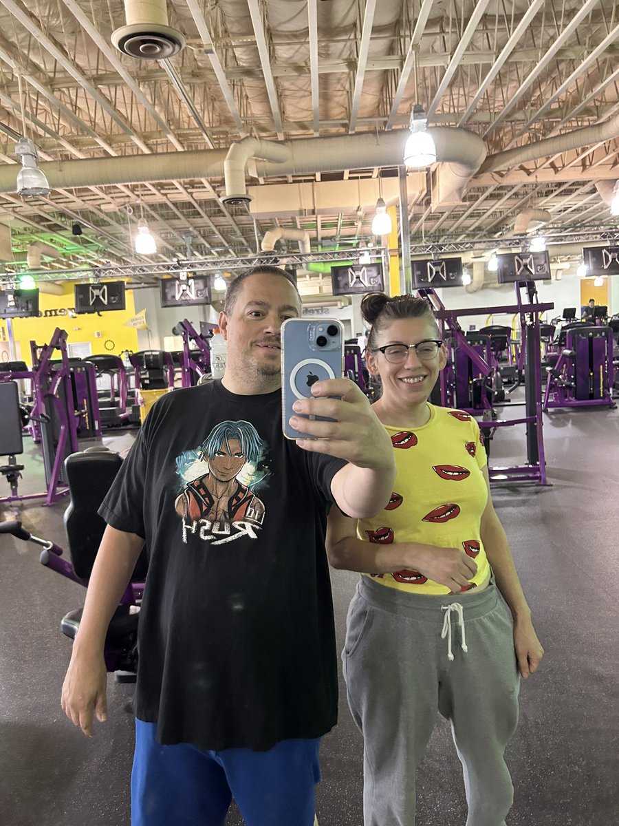 JoeIsDaDude's tweet photo. I’m blessed to have amazing girlfriend who gets up and is my tag team partner at the gym #champs #ketocouple https://t.co/Cl07dY6gYV