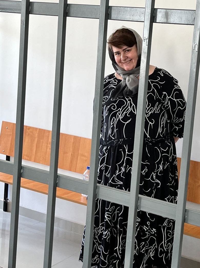 DarkBlutin's tweet photo. Ru🐸‼️
Zarema #Musayeva wurde in Ru zu 5,5 Jahren Gefängnis verurteilt🤬‼️

Die Frau wurde des Betrugs & 
der Gewalt gegen 1 Regierungsbeamten für schuldig befunden🤬

 2022 wurde die Frau von tschetschenischen Sicherheitskräften entführt und nach #Grosny gebracht. 
Musaeva ist die Mutter der Yangulbaev-Brüder, 
die gegen 🐏Kadyrow sind.
[ kein Verbrechen, außer Mutter sein!‼️🤬]

Dissident