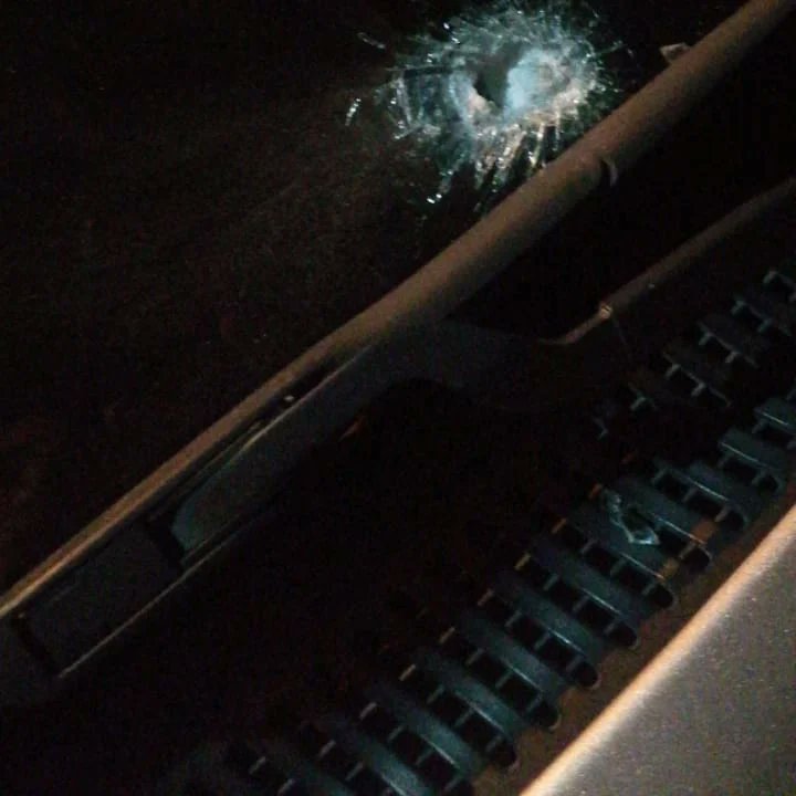 candelapuratv's tweet photo. El hecho ocurrió en la Av. Circunvalación tramo Tamboril-Licey mientras este se dirigía a su residencia.Fue interceptado por una motocicleta que realizó 3 disparos hacia el lado del piloto. La hora del suceso fue aproximadamente a las 7 PM.

#candelapura🔥 #fypシ https://t.co/UU7hWebHkx