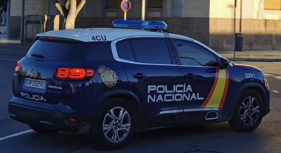 policia's tweet photo. 🚩ÚLTIMA HORA🚩

Detenido en poco más de 24 horas en #Madrid el presunto autor de la muerte de Concha, dueña de un comercio de la plaza de Tirso de Molina

También ha sido arrestada una mujer presuntamente relacionada con estos hechos

#SomosTuPolicía https://t.co/K73B0KTl6z