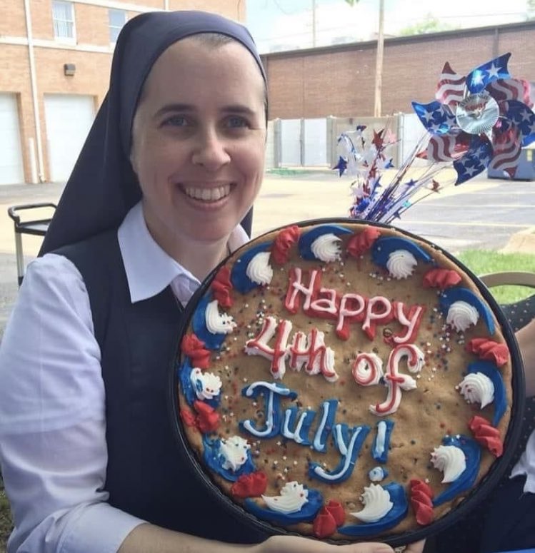JesusHeals247's tweet photo. Happy #4thOfJuly #BigCookie #ThrowbackPicture #FunTime https://t.co/AEHbtERTmv