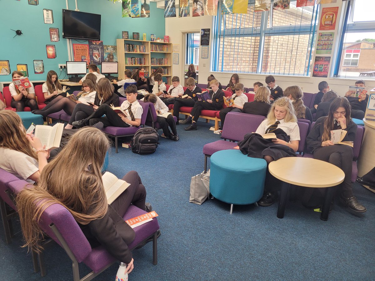 HowdenEnglish's tweet photo. Books down for a quick bite to eat, and then back to the reading! https://t.co/c9tYymwqce