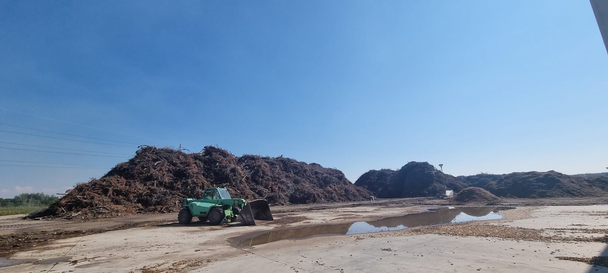 vox_sanse's tweet photo. Por fin se ha concedido el permiso de la actividad a #Biocompost, empresa de #Sanse que empleaba a ➕ de 20 familias.
Sin necesidad de cerrar y a la espera de calificación urbanística correcta, no era necesario causar tanto daño por fines electoralistas.
Al menos, pidan perdón. https://t.co/deanbQoSBi