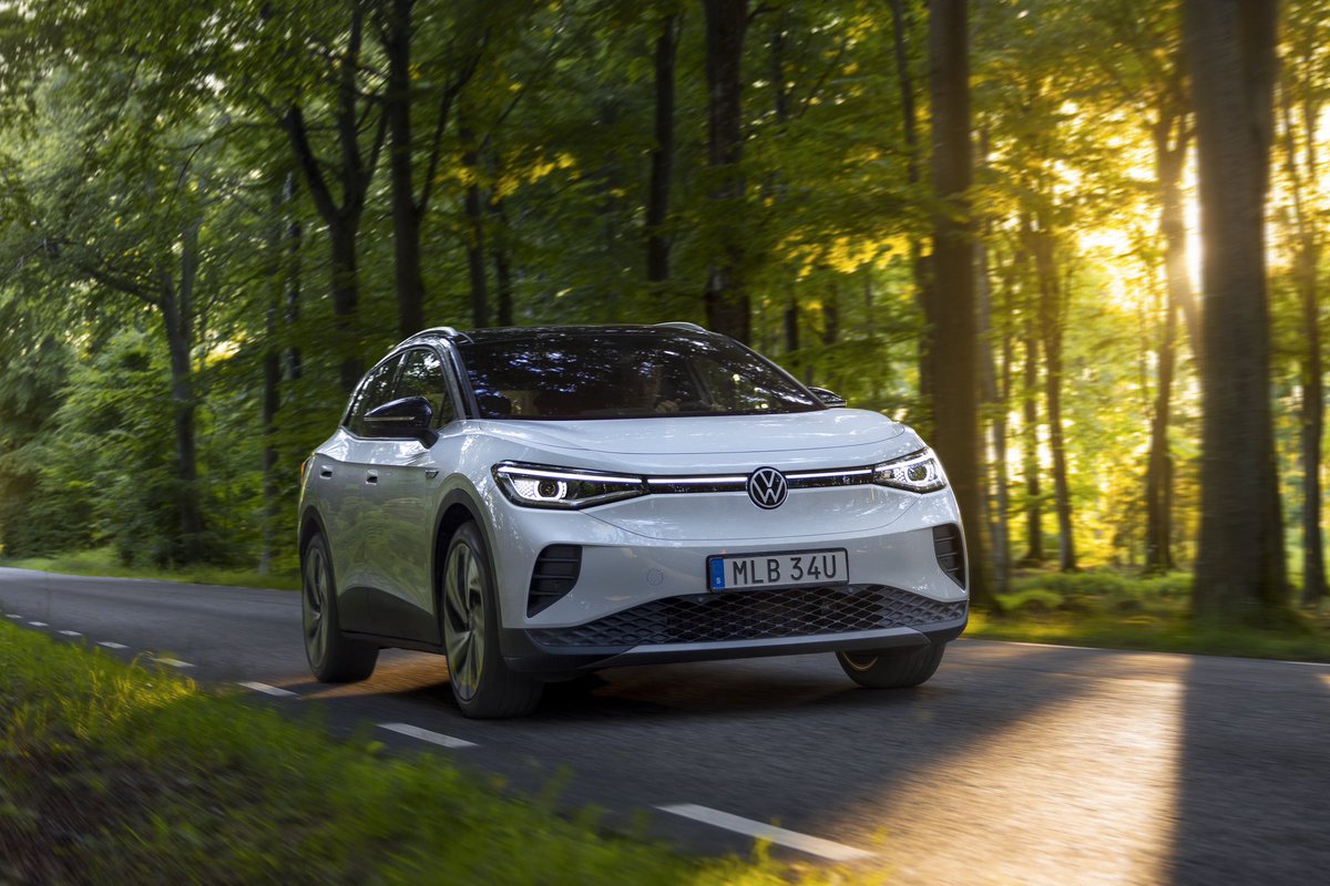 Volkswagen var det största märket på den svenska personbilsmarknaden i juni. Nära hälften av våra nybilsregistreringar var en elbil.

ℹ️ bit.ly/44pPyah

#vw #vwid4 #elbil