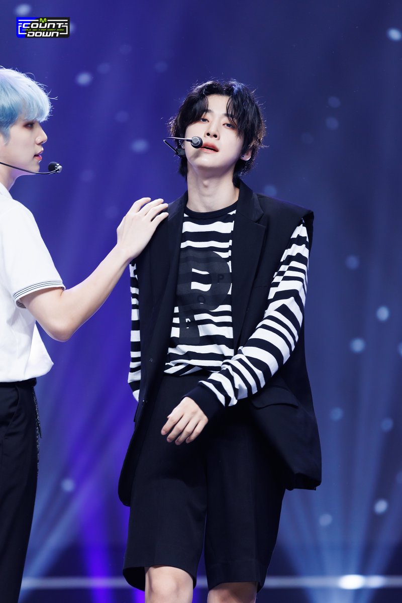 MnetMcountdown's tweet photo. 230629 #MCOUNTDOWN 현장포토
루아이…💖✨영원한 사랑✨💖이 있다고 생각해…?
아니 세상에 그런게 어딨냐고?!?!?
울아이 현포 보면서 천천히 다시 생각해ㅂ,

루아이: ㅇㅇ 영원한 사랑 있��� 무조건 있음

📸 https://t.co/5C7v26F8Vi

#엠카운트다운 #위아이 #WEi #질주 #OVERDRIVE https://t.co/IOAHVjlqgt