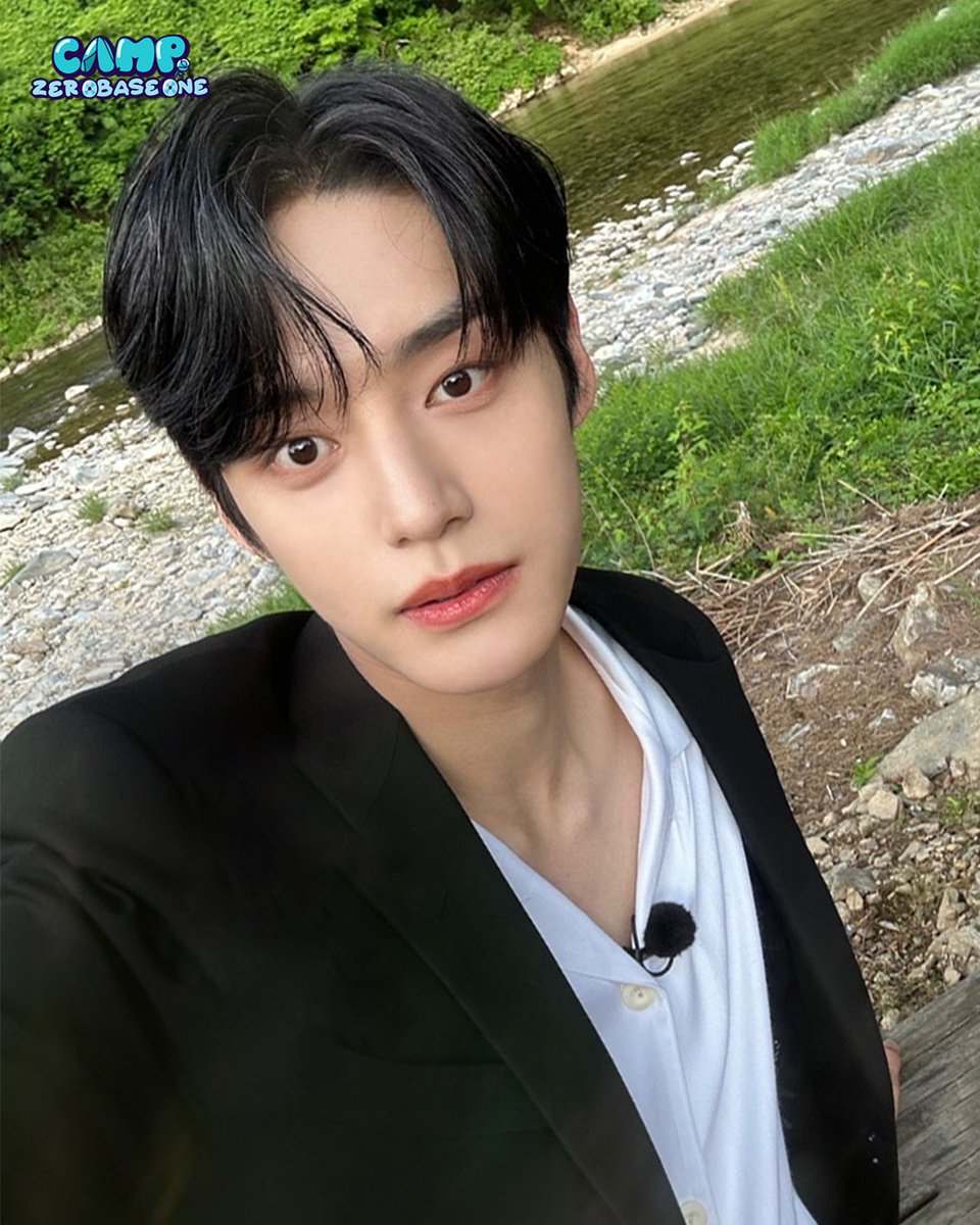 jiwoonqk's tweet photo. [#캠프제로베이스원] 1st CAMPING BEHIND SELFIE 📸

ZEROSE🌹를 위한 
ZEROBASEONE의 정.장.셀.카 공개 ♡◟(●•ᴗ•●)◞♡

매주 목요일 저녁 8시 50분
〈캠프 제로베이스원〉

-
#ZEROBASEONE #ZB1
#제로베이스원
#CAMPZEROBASEONE https://t.co/oTB3VkSURS
