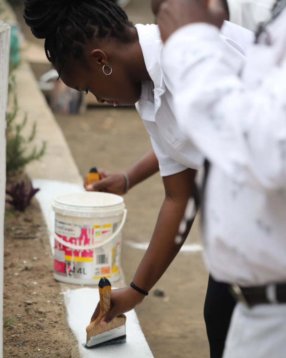 Greenstedschool's tweet photo. Spreading the spirit of togetherness at GIS!
Year 8 Community Service Day 2023.
#CommunityLove
#CommunityServiceWeek
#gisonline
#wecare https://t.co/EHVtnTkkSF