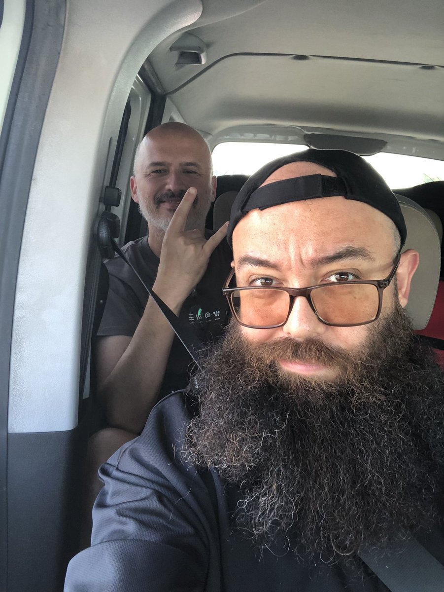 bahadirvaroglu's tweet photo. @TarkanGunes @wrzl Kel-Gözlüklü-Sakallılar Derneği iyi günler diler! Buyrun hocam beni sormuşsunuz. 😂 https://t.co/ow3eyJhS3j