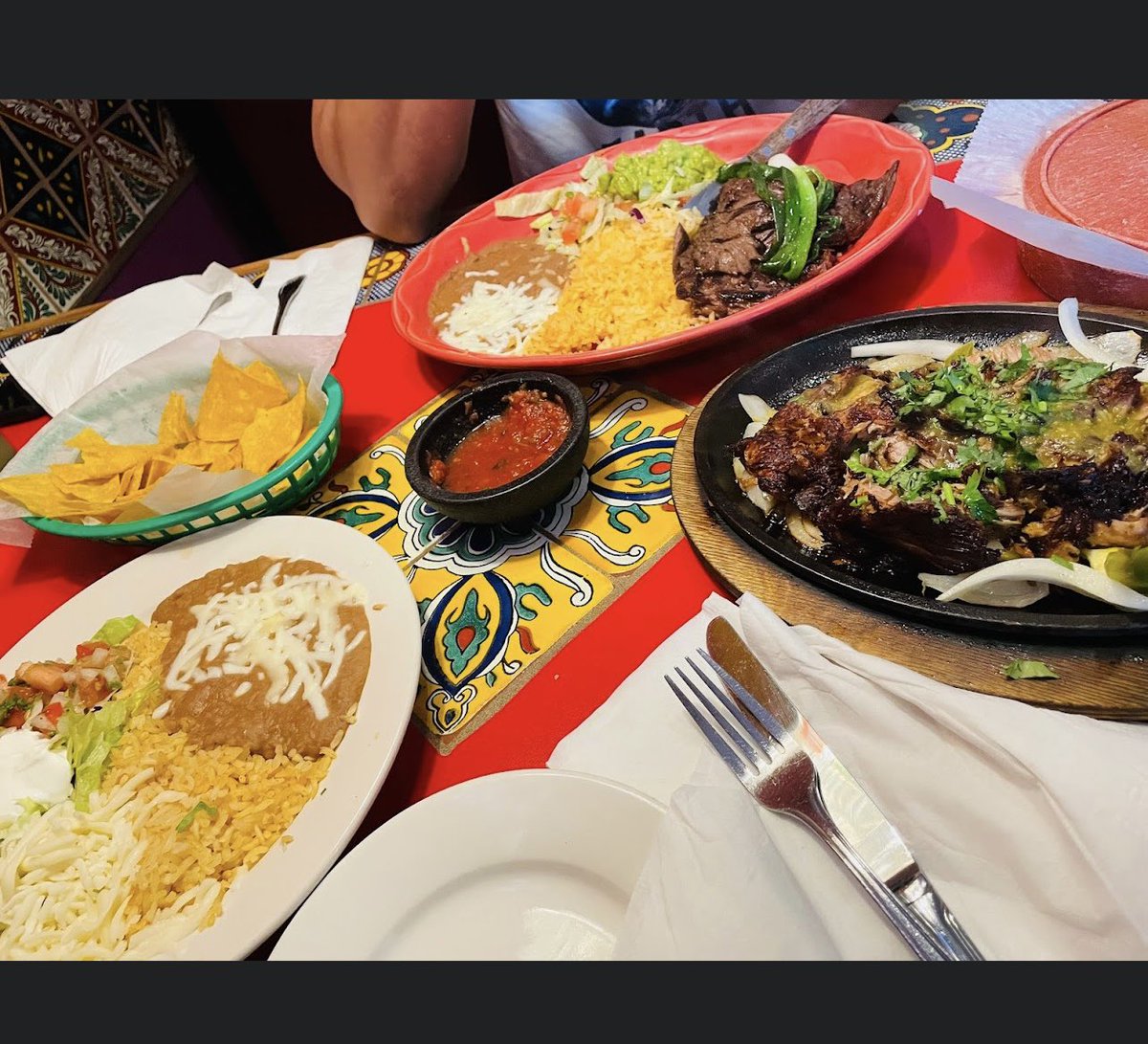 MexicanPotro's tweet photo. We sure hope your Independence Day is filled with a full table, friends, family & fun!!! -~ Enjoy your Day ! #foodfunfourth #elpotromexicangrill #summertimeeats https://t.co/3Fkr1oodZ5