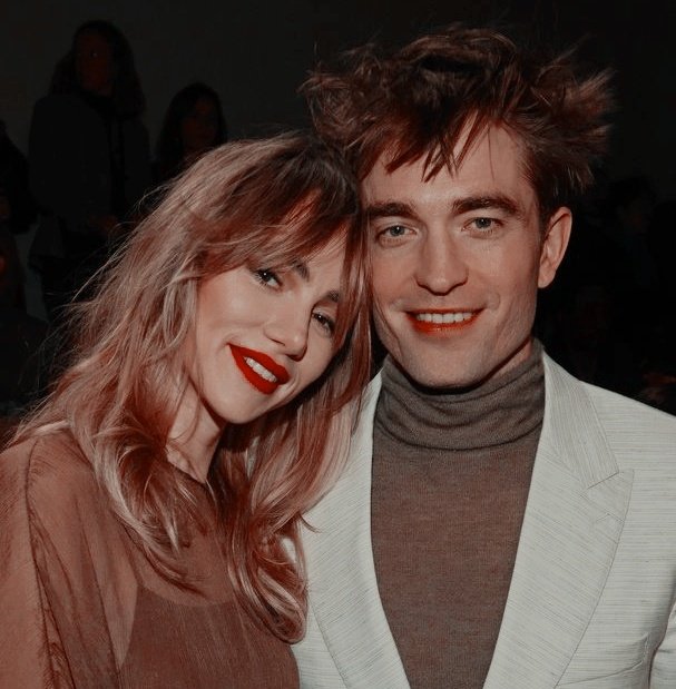 cuartodeveela's tweet image. ⠀

             𖥻   ❪  𝕾𝐄 𝕭𝐔𝐒𝐂𝐀 
        𝕬 𝕮𝐄𝐃𝐑𝐈𝐂 𝕯𝐈𝐆𝐆𝐎𝐑𝐘  ❫ *   
   ▬▬▬▬▬▬▬▬▬▬▬▬▬⠀

    ❚  ⨾ 𝓗ufflepuff boy.
    ❚  ⨾ 𝓡epresentante de Hogwarts 
     en el Torneo de los 3 Magos.
    ❚  ⨾ 𝓡ivals to lovers con Fleur.

⠀