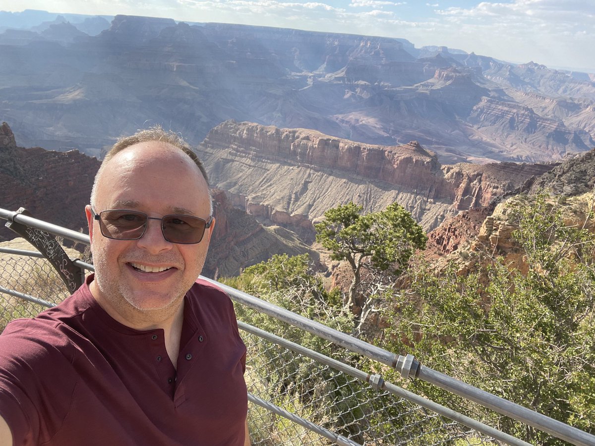 WordsOfLinny's tweet photo. Saw the Grand Canyon yesterday then went to Horseshoe Bend. #goseetheworld #grandcanyon #horseshoebend https://t.co/LjQRjBwRRk