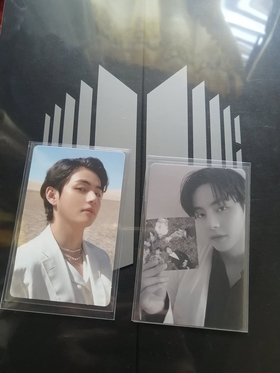 taekookie75's tweet photo. WTS LFB BTS PH

Taehyung Proof RPC &amp; POB pc
Onhand https://t.co/cLmsLUM4ND