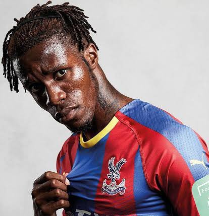 Wilfried Zaha, Fenerbahçe'de!

FAV la göreceksin. 

#ComeToFenerbahçeZaha