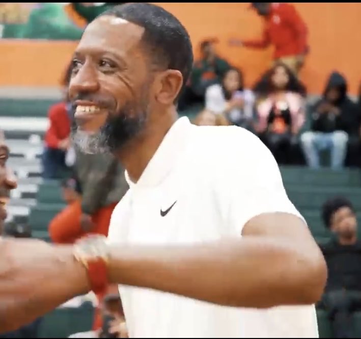 _VikingsBball's tweet photo. Huffman Basketball Family mourns the loss of Assistant Coach Tyjuan “Ty” Nelson. He was a true inspiration to the Huffman Basketball Community. Ty ,was a loyal, committed, GOD fearing man who loved his family 🙏🏾🏀 #inspired❤️ https://t.co/jPGrweOt95