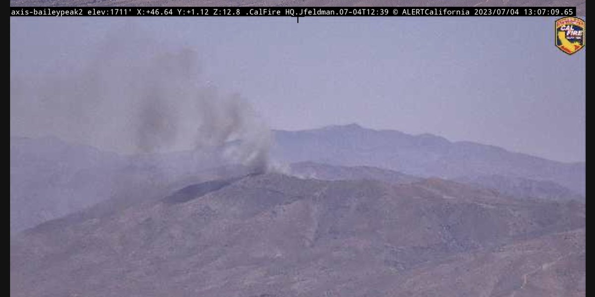 CALFIREBDU's tweet photo. [New Incident] Vegetation Fire- reported at 12:36 p.m. Roundup Way/Kiowa Rd., Apple Valley. Full response with aircraft on order. #RoundupIC #roundupfire @CAL_FIRE @SBCOUNTYFIRE @SanBernardinoNF @ALERTCalifornia https://t.co/MqHO6NCMK6