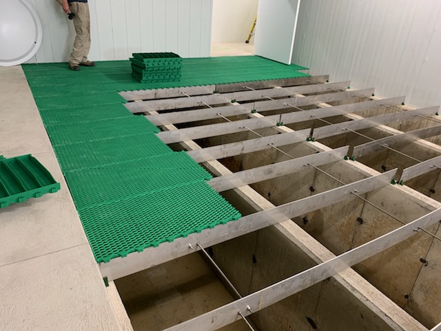 DortmansB's tweet photo. This @Vereijken nursery floor installation at the @UofGuelph  is complete. 🐷 For extra strength,💪 stainless steel rails and supports were used instead of fiberglass. 
#dortmansbros #nurseryfloor #Vereijken #UniversityOfGuelph #farrowing #ontag https://t.co/6cZ7M5jCfV