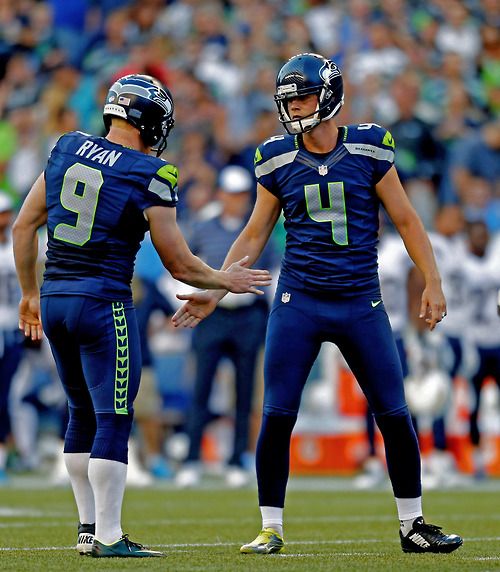 SeattleONTap's tweet photo. Sometimes kickers and punters don't get enough love. 

Of course, the Seahawks had these two dudes that GOT love and DESERVED it. Both Seattle Seahawks legends.

Jon Ryan &amp; Steven Hauschka https://t.co/7EGgfFVvCo