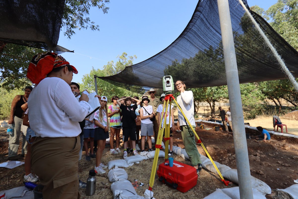 Visit of the Collège Français de Tel Aviv Marc Chagall

11 years old kids disovering Archaeology 👏

⛏️⛏️Eynan-Mallaha excavation⛏️⛏️

#Archaeology #Prehistory #Natufian #Excavation
