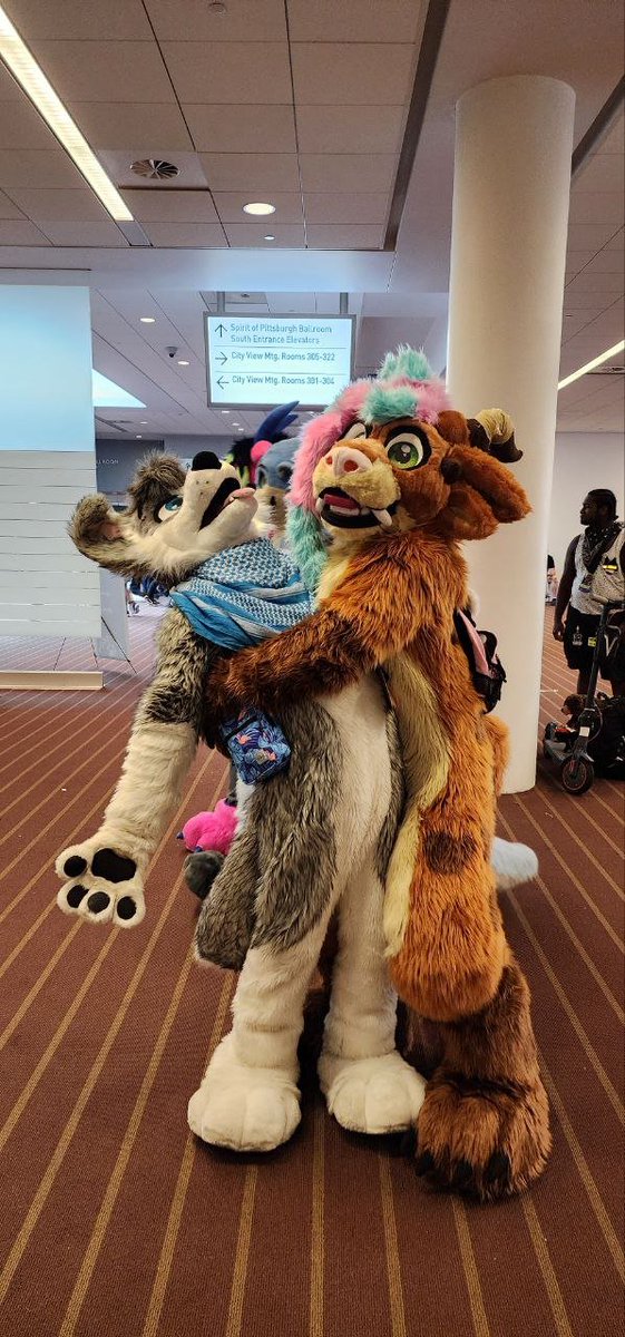 This unknown suiter at the con really made it for me thankyou &lt;3