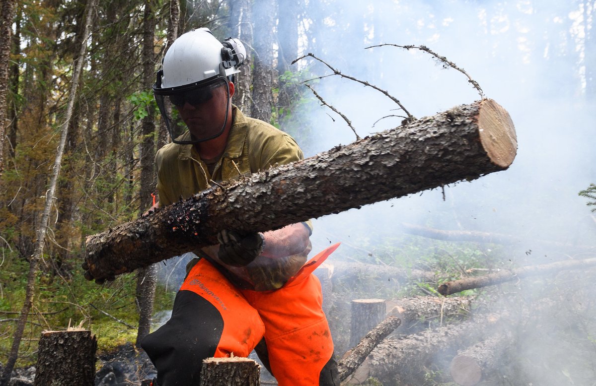 As part of #OpLENTUS 23, Canadian Armed Forces members have been providing their support to provincial authorities battling wildfires near Chapais, #Quebec.

#Photo 📷: Corporal Marc-André Leclerc