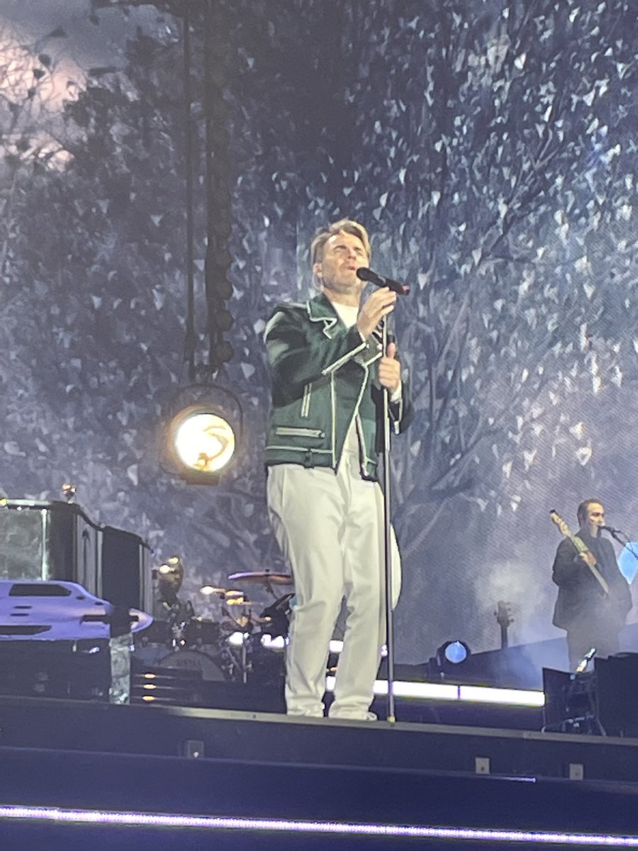 sally_fokes's tweet photo. @GaryBarlow @BSTHydePark Impossible to pick one - the whole morning, afternoon and evening were so special! Thank you 😊 https://t.co/aOPscJ3IaI