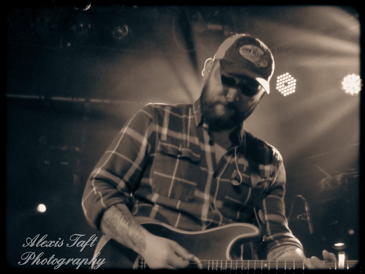 AlexisTaftPhoto's tweet photo. Photos i took of Cody Pennington on Saturday 1st July when he played Cambridge Junction
#livemusic #livemusicphotography #countrymusic #gigs https://t.co/5lRFQx6Zzg