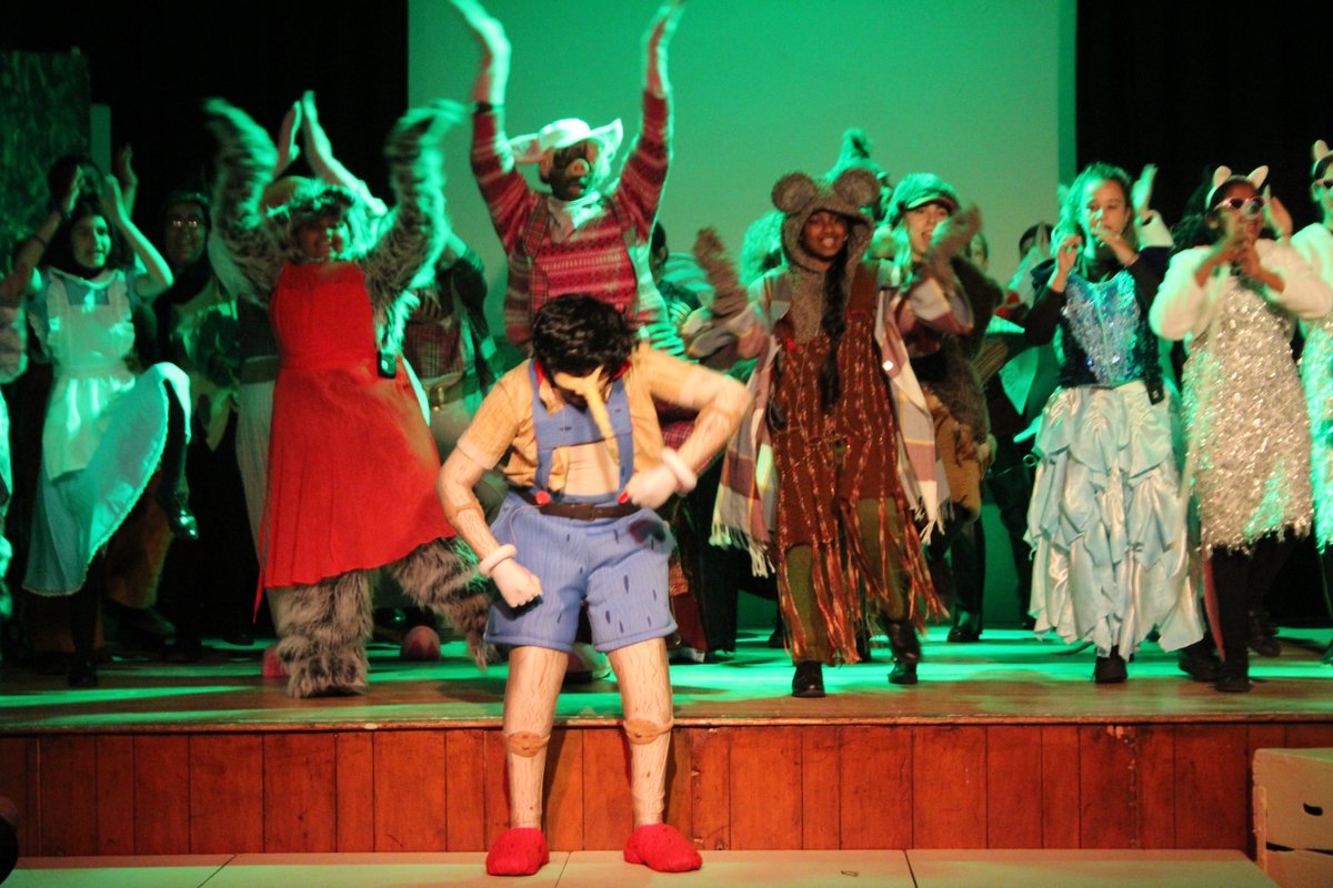 Year 9 Cathays tweet media