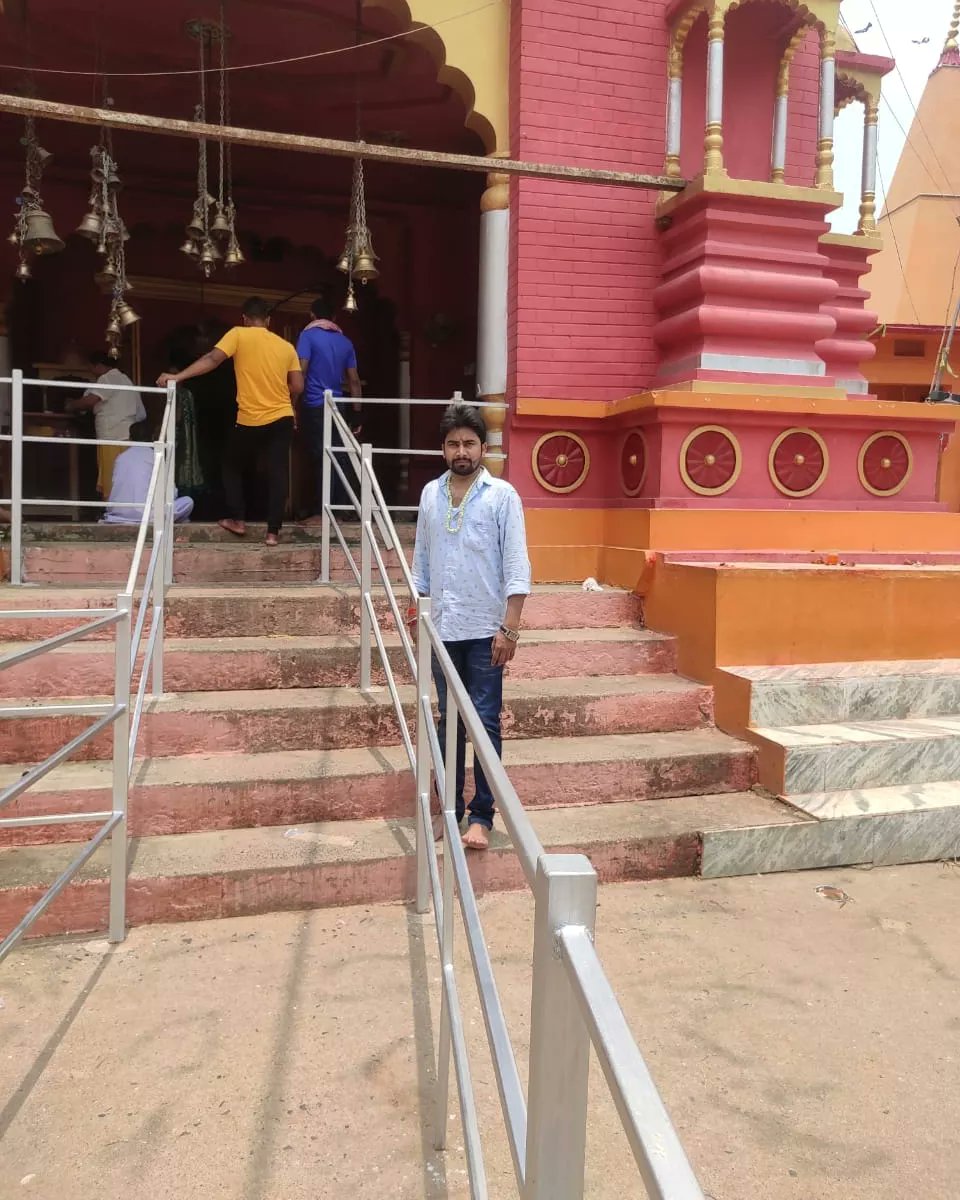 Badalsingh93's tweet photo. देवकुंड का बाबा दूधेश्वरनाथ देश का एक मात्र शिव लिंग जिसकी अग्नि पांच सौ वषों से भी अधिक समय से प्रज्ज्वलित , जहाँ भगवान राम भी पूजा अर्चना किये 

सावन के पहले दिन आज देवकुंड में बाबा दूधेश्वरनाथ पर जलाभिषेक किये ।

@PMOIndia @ZeeBiharNews @BiharTakChannel @myogiadityanath https://t.co/cD0zkp2KEn