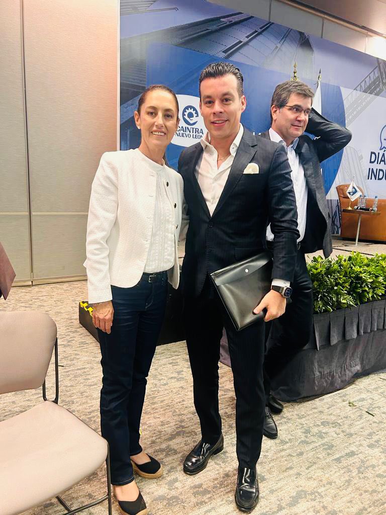 COCEMX's tweet photo. Nuestro presidente del #COCEMX @hermesfrancisc3 estuvo presente hoy en Monterrey, participando en el Diálogo Industrial que encabezó la Dra. @Claudiashein con empresarios y empresarias de este estado. https://t.co/llwcSzlfUc