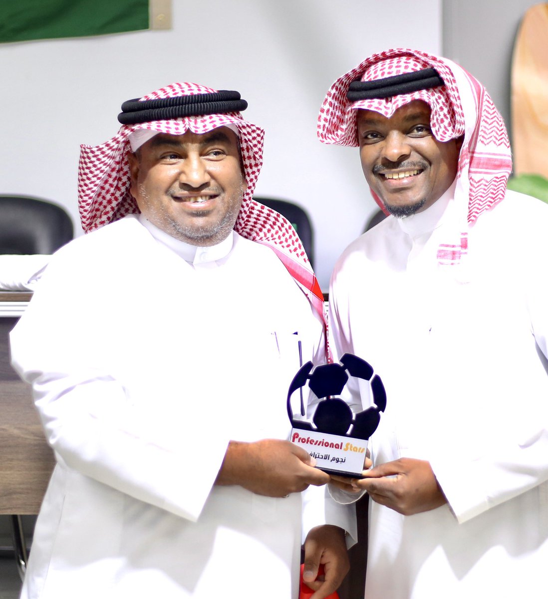 شكراً للاخ العزيز والغالي الإستاذ / طارق العثمان مدير الإحتراف بنادي النهضة السابق ورئيس مجلس إدارة شركة نجوم الاحتراف للتسويق الرياضي بالمنطقة الشرقية.

#شبكة_رأس_تنورة_الإعلامية
#شبكة_RT 
#المنطقة_الشرقية 
#رأس_تنورة 
<a href="/TariqUthman/">طارق العثمان</a>