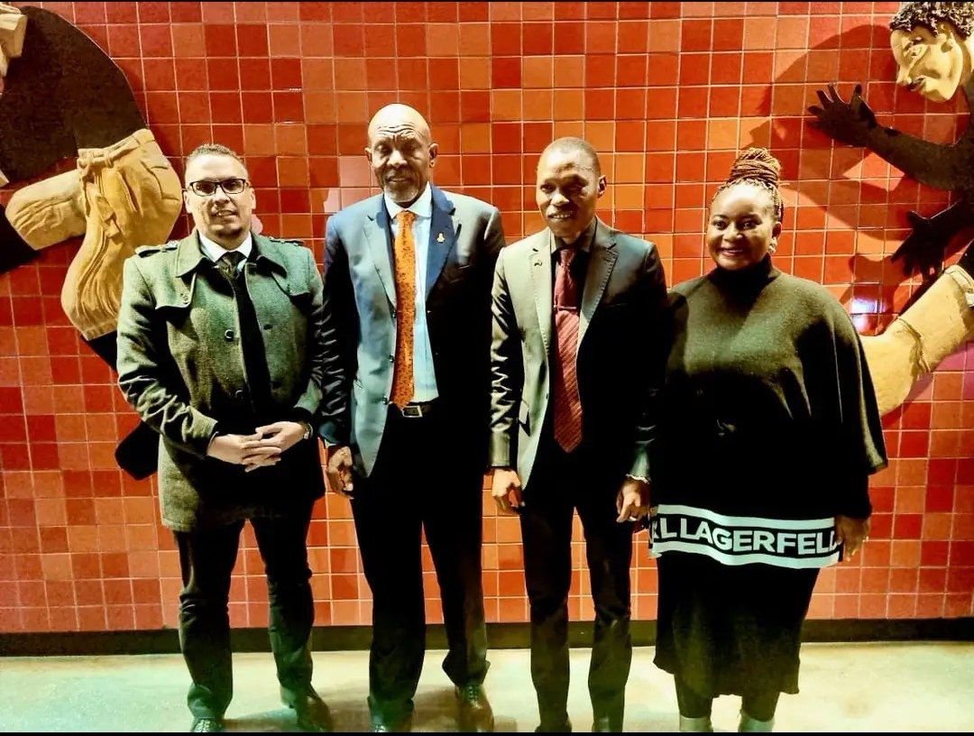 Loyiso_Masuku's tweet photo. This evening together with the Executive Mayor @KabeloGwamanda we were in conversation with the @SAReserveBank Governor Lesetja Kganyago and Monitory Policy Committee members. #WeserveJoburg #talktothesarb https://t.co/3a6L1Y4QHw