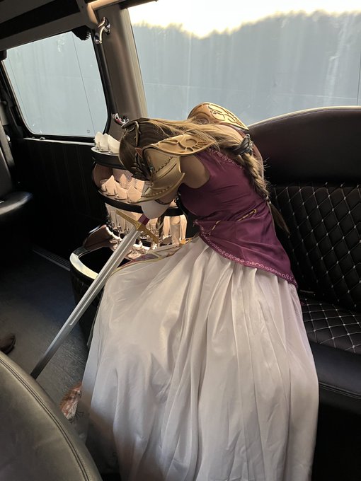 When you&rsquo;ve had a long day of ruling Hyrule and Zant invades your castle to throw a temper tantrum https://t