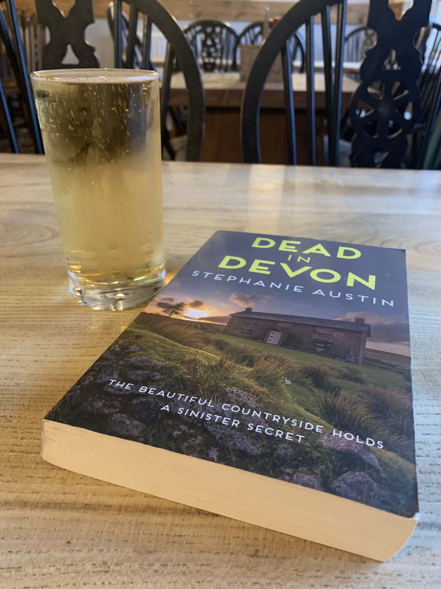 Cosy book club evening in the pub #dartmoor #DeadInDevon #AnsomeBay <a href="/Huntscider/">Hunt's Cider</a>